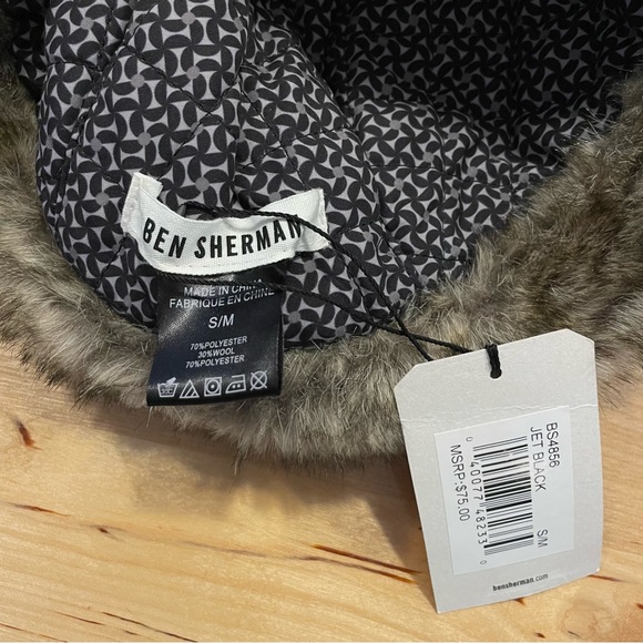 Ben Sherman trapper hat size s/m wool, lined, with artificial fur trim. - Picture 4 of 5